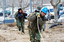 頂風(fēng)冒雪，完成市中心地下變電站電纜敷設(shè)