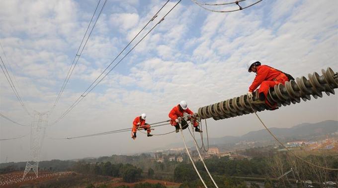 220千伏廟山輸電線路工程——架線作業(yè)