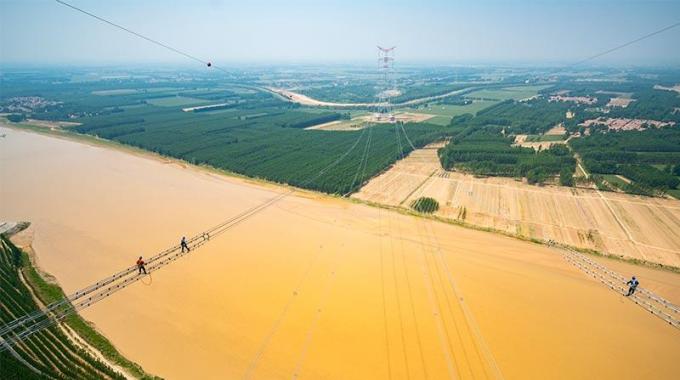 高空驗收——1000千伏榆橫—濰坊特高壓輸電線路