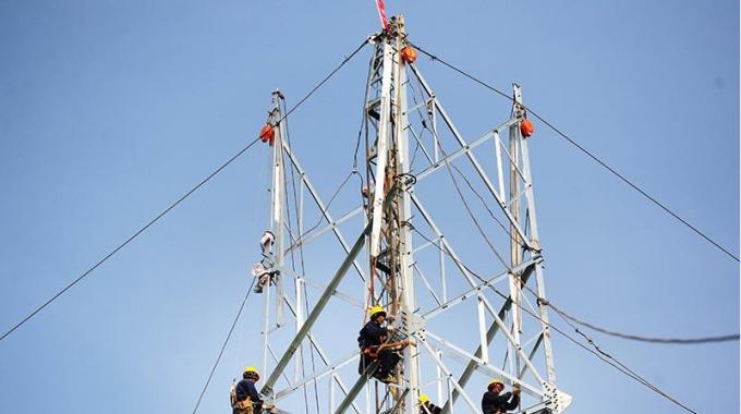 伯陽—潁州500千伏線路工程全面組塔