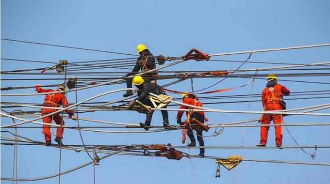 錫盟—泰州±800千伏特高壓直流輸電線路工程江蘇段線路架設接近尾聲