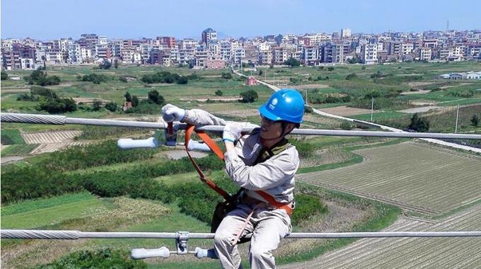 高空作業(yè)線路體檢 確保可靠供電