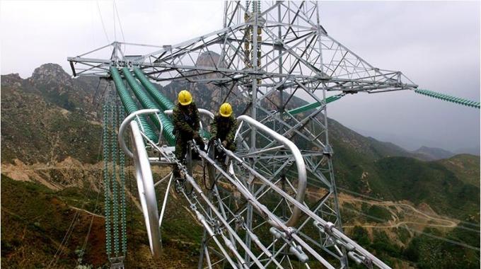 巍峨太行 架線施工忙