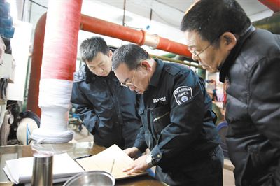 建設(shè)山體青蔥 水體清澈 空氣清新的美麗大連